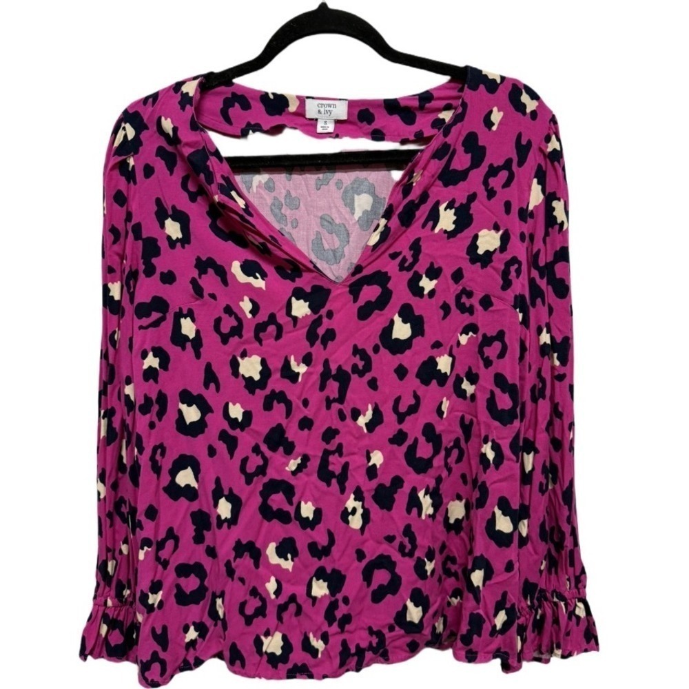 Crown & Ivy Hot Pink Animal Print Leopard Long Sleeve VNeck Blouse Size Small